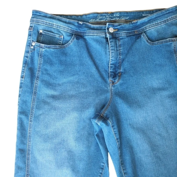 Gloria Vanderbilt Cropped  Walking Shorts Blue Denim Skimmer High Rise Fit 14 - Picture 2 of 9